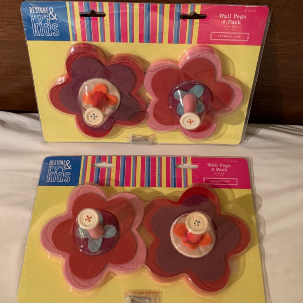 Restore & Restyle Kids Flower Wood Wall Pegs - 2 Sets